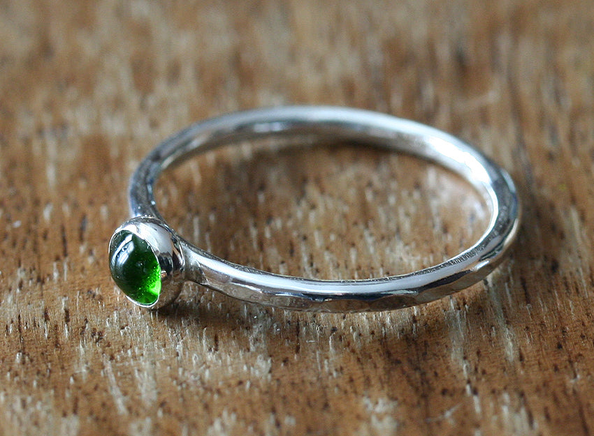 Green Diopside stacking ring made in sustainable sterling silver with hammered band finish. Handmade in New Jersey, US.