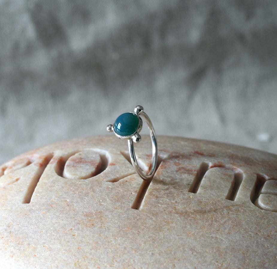 Green Onyx Pebble Ring in Sterling Silver • Size 7