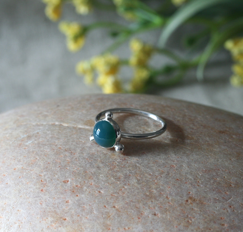 Green Onyx Pebble Ring in Sterling Silver • Size 7