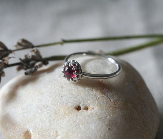 Garnet crown ring in sterling silver. Handmade with ethical sterling silver in New Jersey, US.