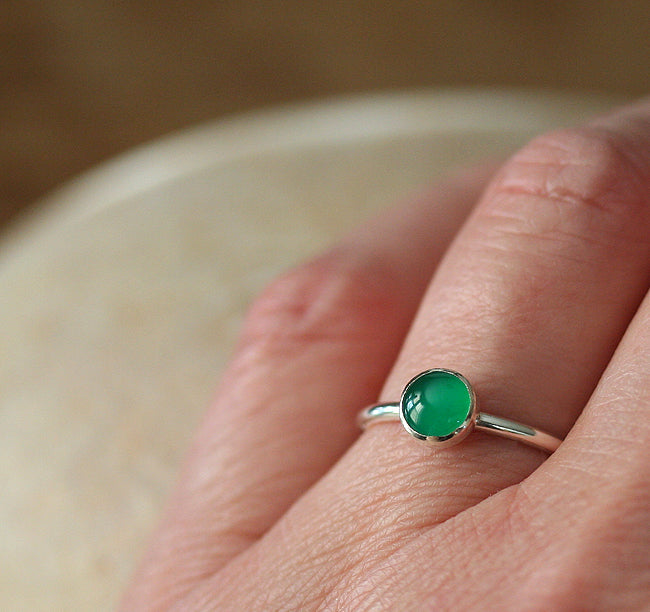 Green onyx stacking ring in sustainable sterling silver. Handmade in New Jersey, US.